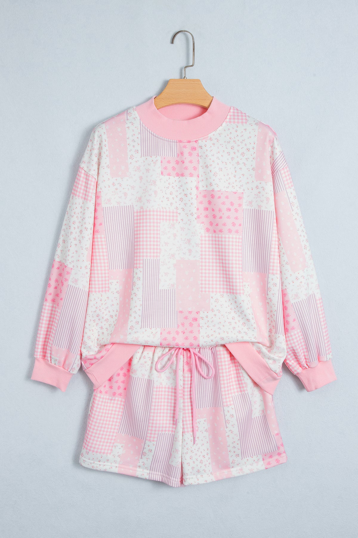 Light Pink Patchwork Floral Print Drop Shoulder Baggy Pullover Drawstring Shorts Set